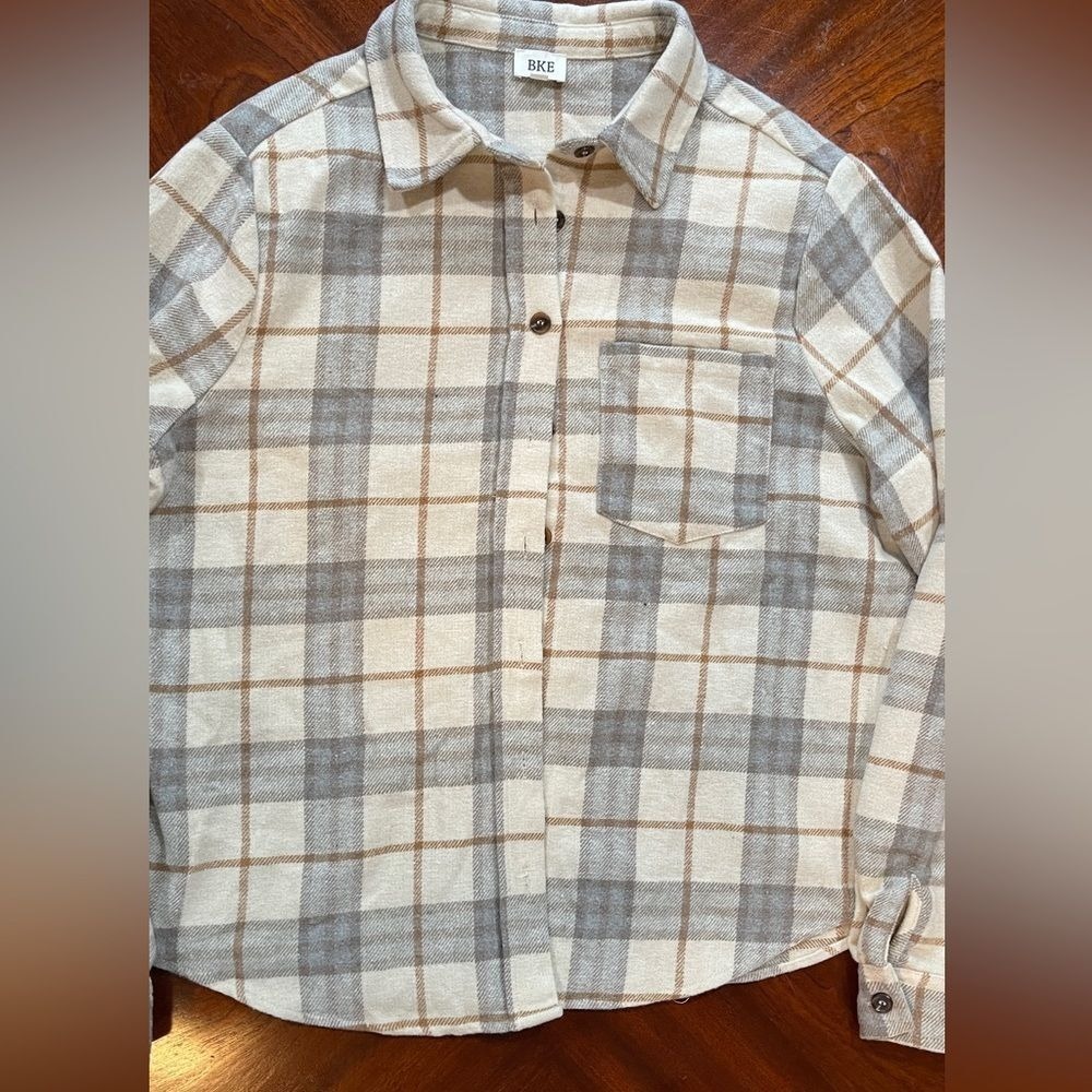 BKE Plaid Flannel Shirt XL Beige Gray‎ Button Front Pocket Cozy Shacket